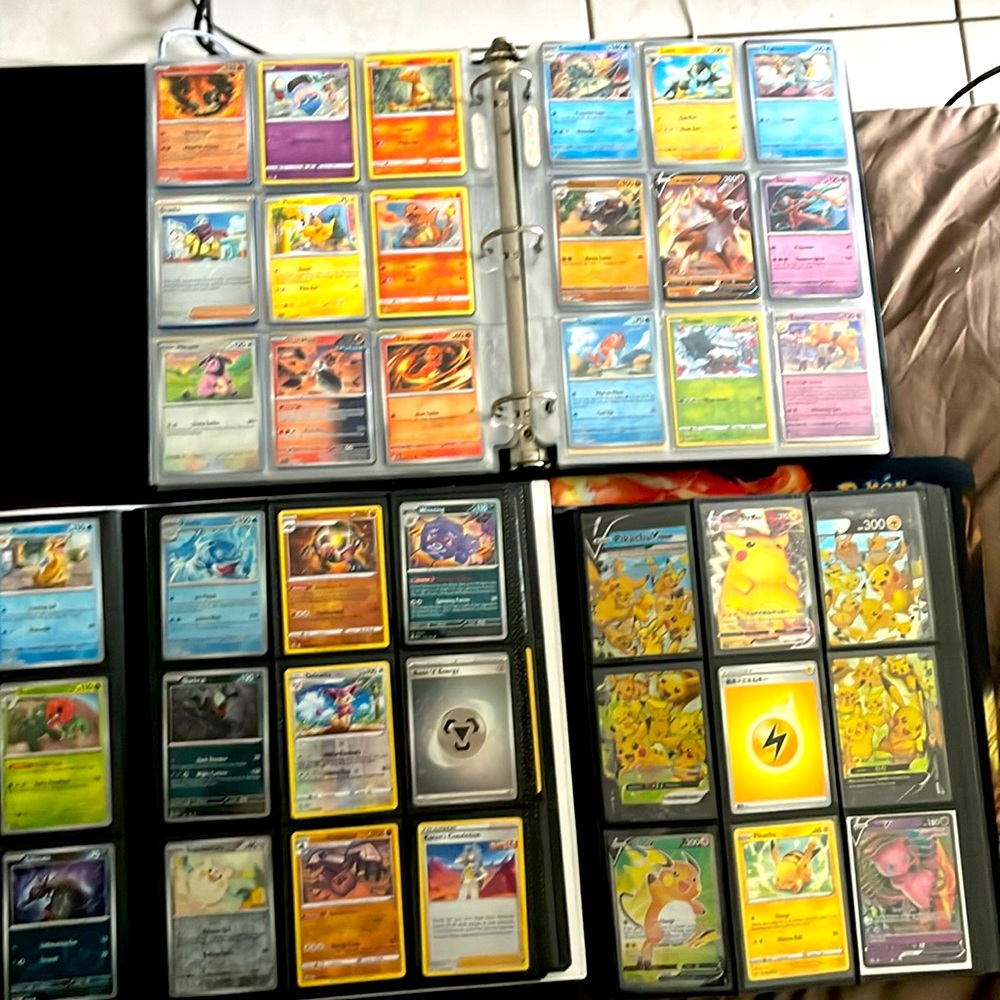 Pokemon holo cards this a lot of over 2000 thousand HOLO CARDS Alone message me